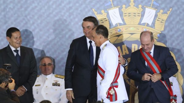 Comandante da Marinha pede cuidado na fixação da idade mínima para militares